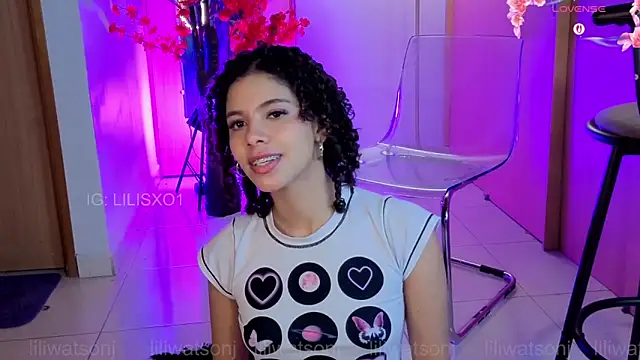 Snapshot of lilijwatson chatting on February 14, 3:58 am lilijwatson online show from February 14, 3:58 am