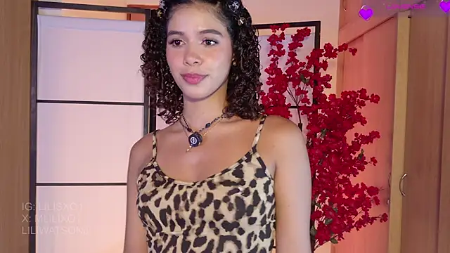 Snapshot of lilijwatson chatting on June 15, 3:53 am lilijwatson online show from June 15, 3:53 am
