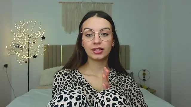 Real cutie1 online show from February 7, 1:48 pm