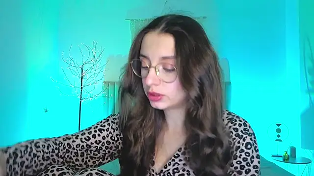 Snapshot of Real_cutie1 chatting on March 12, 2:01 pm Real cutie1 online show from March 12, 2:01 pm