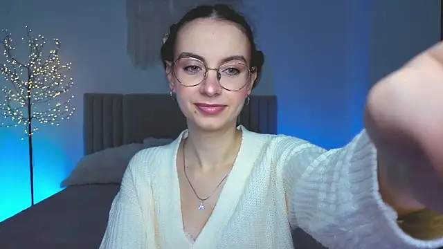 Snapshot of Real_cutie1 chatting on March 23, 2:54 pm Real cutie1 online show from March 23, 2:54 pm