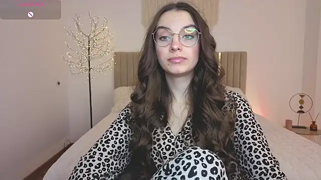 Snapshot of Real_cutie1 chatting on April 25, 1:41 pm Real cutie1 online show from April 25, 1:41 pm