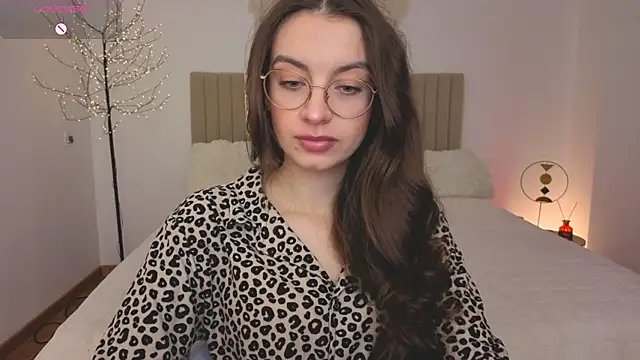 Snapshot of Real_cutie1 chatting on April 30, 1:06 pm Real cutie1 online show from April 30, 1:06 pm