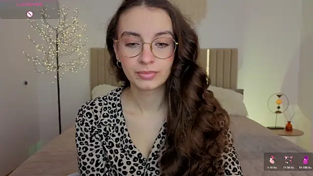 Snapshot of Real_cutie1 chatting on May 29, 1:09 pm Real cutie1 online show from May 29, 1:09 pm