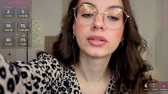 Snapshot of Real_cutie1 chatting on May 30, 12:57 pm Real cutie1 online show from May 30, 12:57 pm