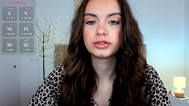 Snapshot of Real_cutie1 chatting on July 4, 12:44 pm Real cutie1 online show from July 4, 12:44 pm