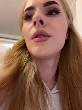 Snapshot of AriaAdda chatting on March 4, 4:13 pm AriaAdda online show from March 4, 4:13 pm