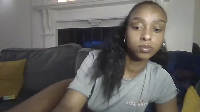 Snapshot of Hazel_Dollxx chatting on June 29, 9:48 pm Hazel Dollxx online show from June 29, 9:48 pm