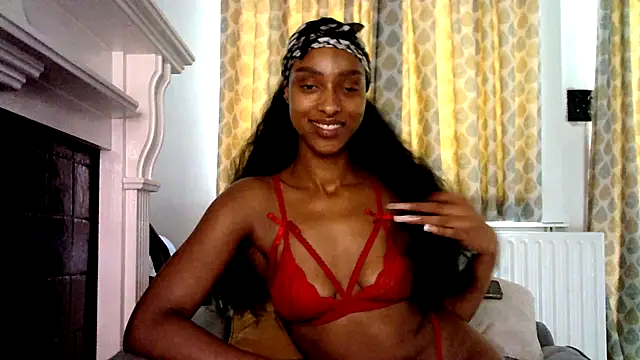 Snapshot of Hazel_Dollxx chatting on July 29, 6:11 am Hazel Dollxx online show from July 29, 6:11 am