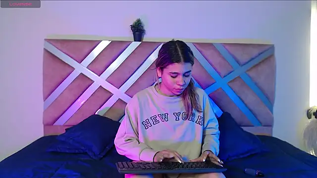 Rachell criss online show from September 26, 3:43 am