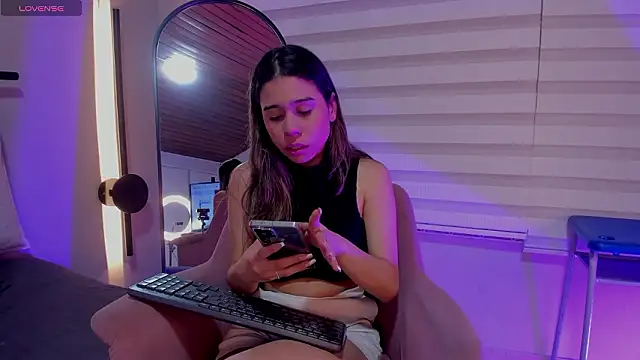 Rachell criss online show from March 4, 4:07 am