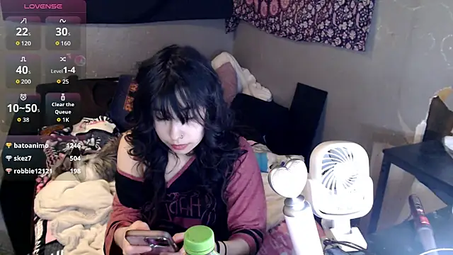 Snapshot of London_Ray chatting on February 12, 4:40 am London Ray online show from February 12, 4:40 am