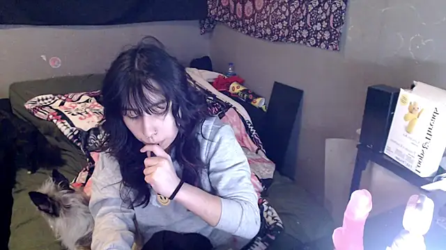 Snapshot of London_Ray chatting on February 21, 8:10 pm London Ray online show from February 21, 8:10 pm