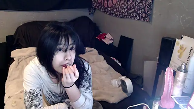 Snapshot of London_Ray chatting on February 24, 9:46 pm London Ray online show from February 24, 9:46 pm