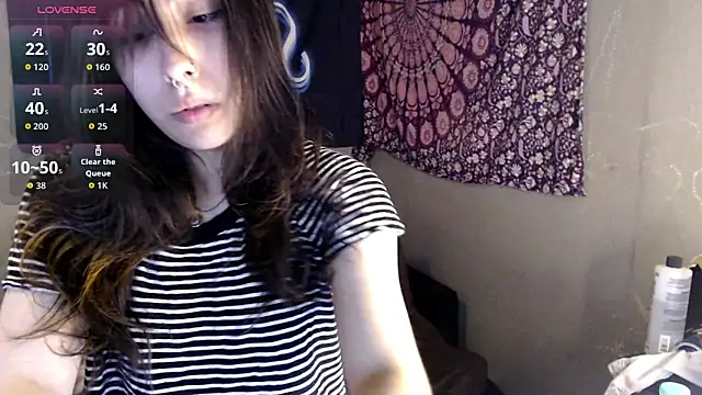 Snapshot of London_Ray chatting on April 7, 10:42 pm London Ray online show from April 7, 10:42 pm