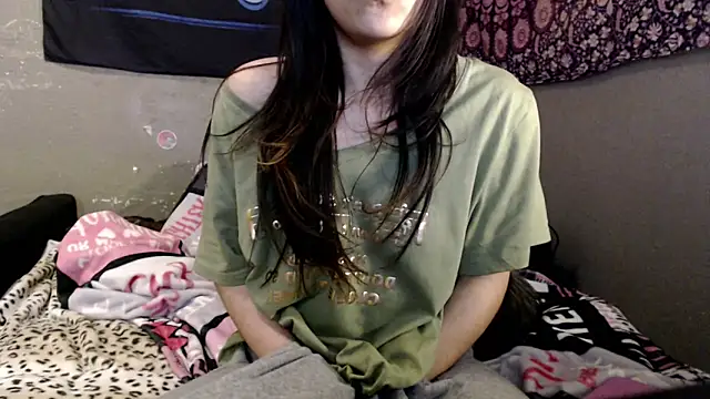 Snapshot of London_Ray chatting on May 10, 12:38 am London Ray online show from May 10, 12:38 am