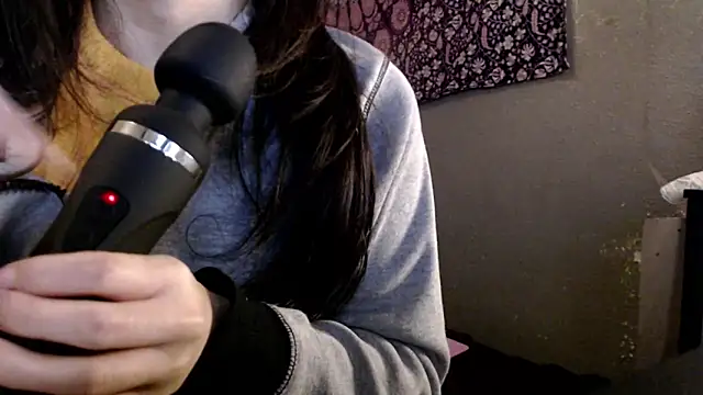 Snapshot of London_Ray chatting on May 15, 2:18 am London Ray online show from May 15, 2:18 am