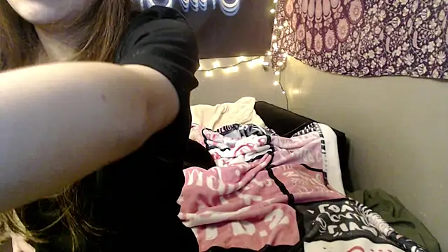 Snapshot of London_Ray chatting on July 8, 10:47 pm London Ray online show from July 8, 10:47 pm