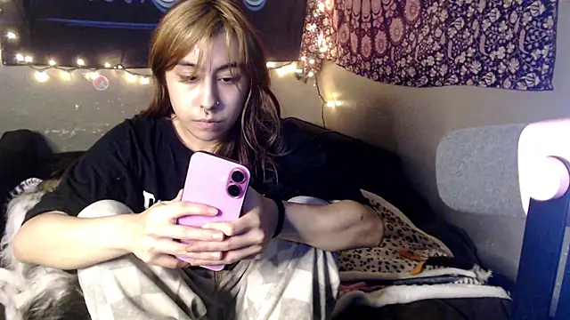 Snapshot of London_Ray chatting on July 11, 10:44 pm London Ray online show from July 11, 10:44 pm