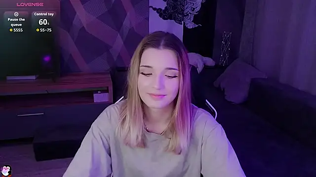 Snapshot of Sandy_Belle chatting on October 23, 6:50 pm Sandy Belle online show from October 23, 6:50 pm