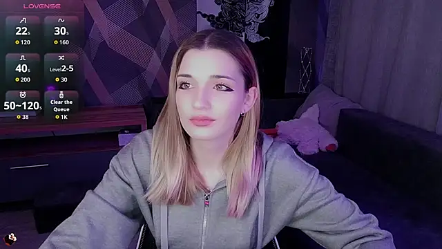 Snapshot of Sandy_Belle chatting on October 29, 6:31 pm Sandy Belle online show from October 29, 6:31 pm