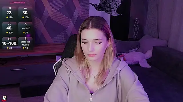 Snapshot of Sandy_Belle chatting on November 18, 7:29 pm Sandy Belle online show from November 18, 7:29 pm