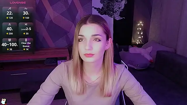 Snapshot of Sandy_Belle chatting on November 28, 10:45 pm Sandy Belle online show from November 28, 10:45 pm