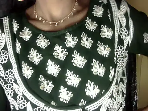 Snapshot of zara_Khan0 chatting on September 27, 5:18 pm zara Khan0 online show from September 27, 5:18 pm