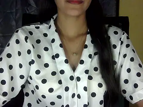 Snapshot of zara_Khan0 chatting on November 9, 2:37 pm zara Khan0 online show from November 9, 2:37 pm