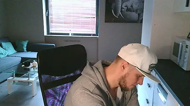 Dartanjanas13 online show from October 5, 10:57 am