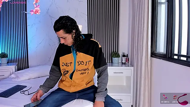 JackAndRosse  online show from November 14, 1:10 pm