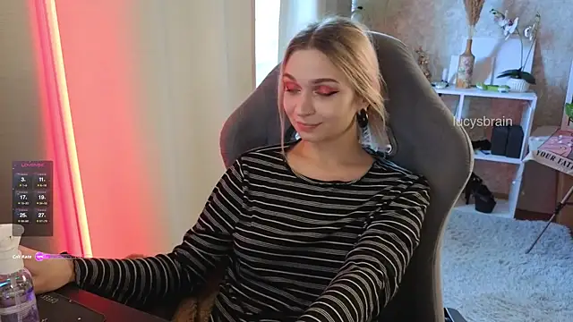 Lucyinthesheets online show from September 15, 4:34 am
