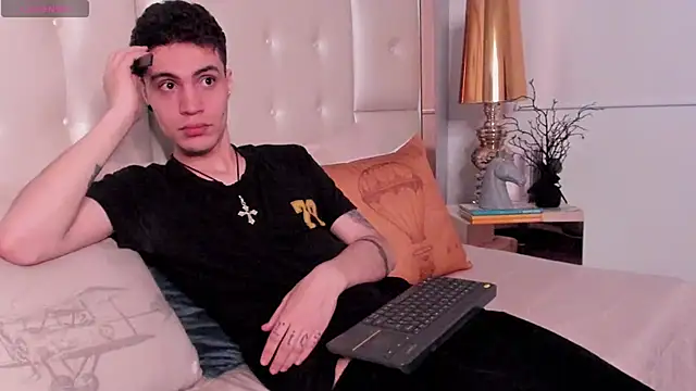 dark sun302 online show from February 7, 9:40 pm