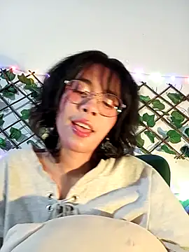 Snapshot of dolliette24 chatting on March 31, 4:24 am dolliette24 online show from March 31, 4:24 am