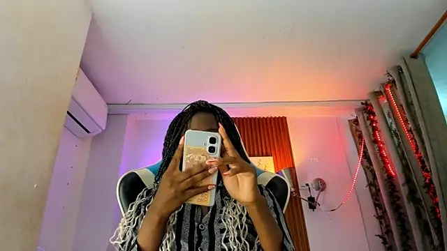 Evaa 18 online show from November 25, 7:25 pm