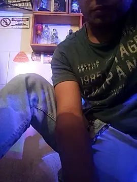 Snapshot of vboli08 chatting on October 17, 1:42 am vboli08 online show from October 17, 1:42 am