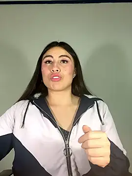 LunaBloom 77 online show from December 18, 7:31 pm