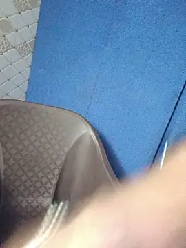 Snapshot of SonY-CaM2 chatting on May 29, 8:29 pm SonY-CaM2 online show from May 29, 8:29 pm