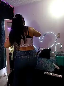 Snapshot of Danniela20 chatting on February 13, 7:26 am Danniela20 online show from February 13, 7:26 am