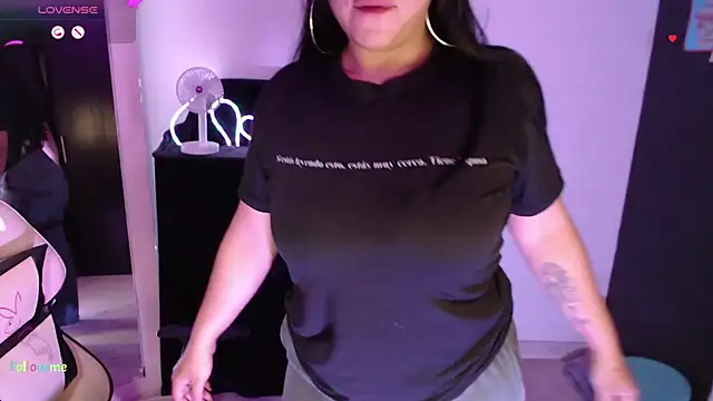 Snapshot of Danniela20 chatting on March 2, 3:52 am Danniela20 online show from March 2, 3:52 am