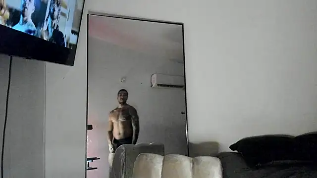 Snapshot of ThiagoLugo chatting on September 16, 4:57 am ThiagoLugo online show from September 16, 4:57 am