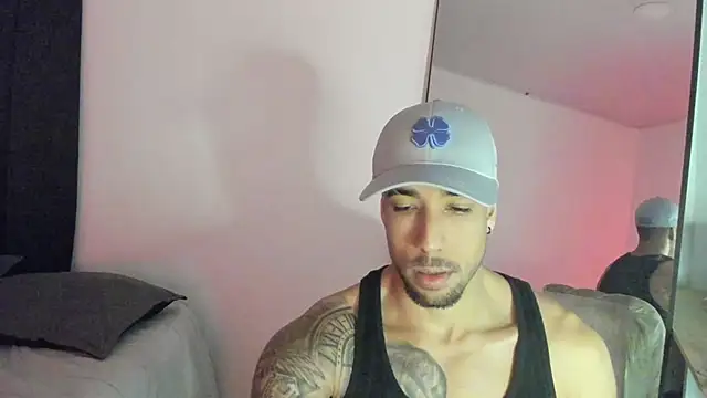 Snapshot of ThiagoLugo chatting on October 23, 5:29 am ThiagoLugo online show from October 23, 5:29 am