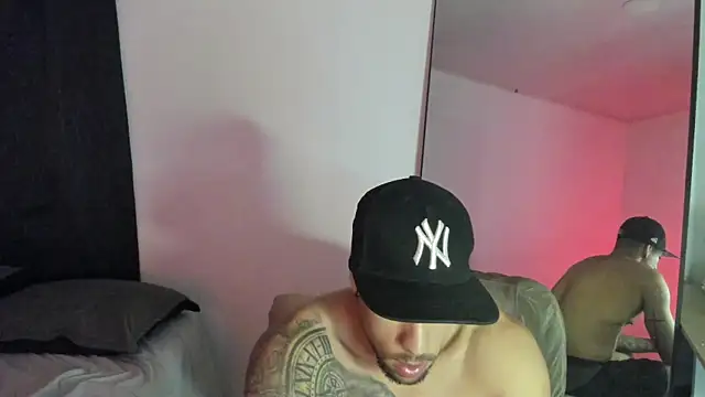 Snapshot of ThiagoLugo chatting on October 25, 2:52 am ThiagoLugo online show from October 25, 2:52 am