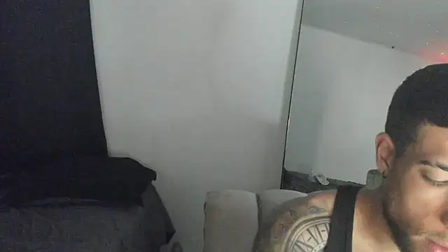 ThiagoLugo online show from March 25, 3:45 am