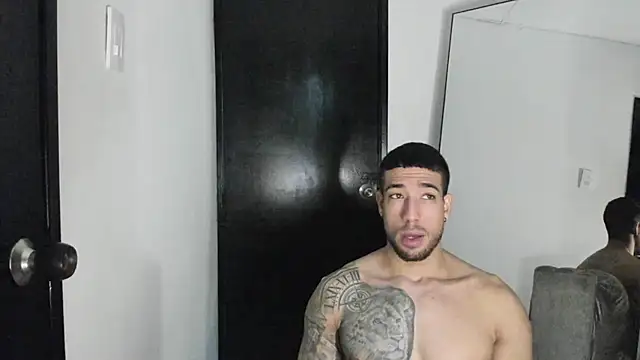 Snapshot of ThiagoLugo chatting on July 12, 5:26 pm ThiagoLugo online show from July 12, 5:26 pm
