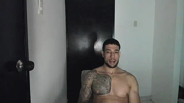 Snapshot of ThiagoLugo chatting on July 25, 5:05 am ThiagoLugo online show from July 25, 5:05 am