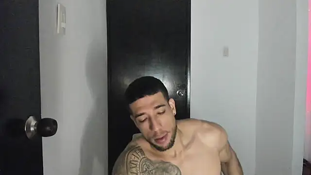 Snapshot of ThiagoLugo chatting on July 26, 12:19 am ThiagoLugo online show from July 26, 12:19 am