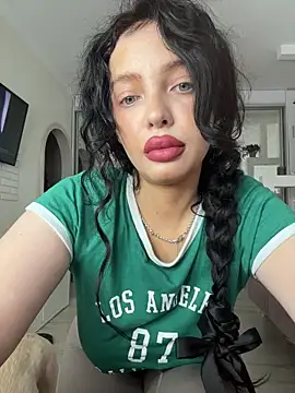 Hannah xBaby online show from November 2, 10:06 am