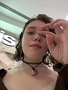 lucy-joy online show from October 14, 9:43 am