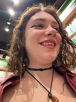 Snapshot of lucy-joy chatting on January 9, 10:29 am lucy-joy online show from January 9, 10:29 am